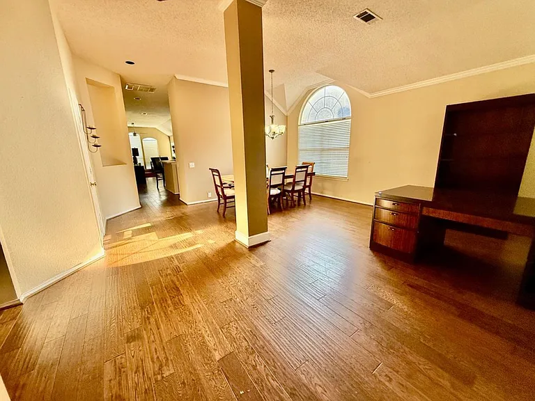 11500 Blanchard Dr — Photo 3