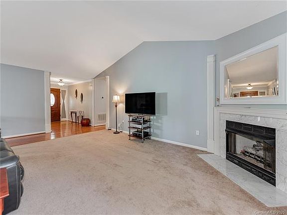 5th image of 6903 Loretta Pl