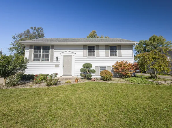 1229 Cinnamon Rd, Fort Wayne, IN 46825