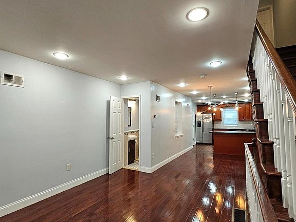 5th image of 2343 Moore St