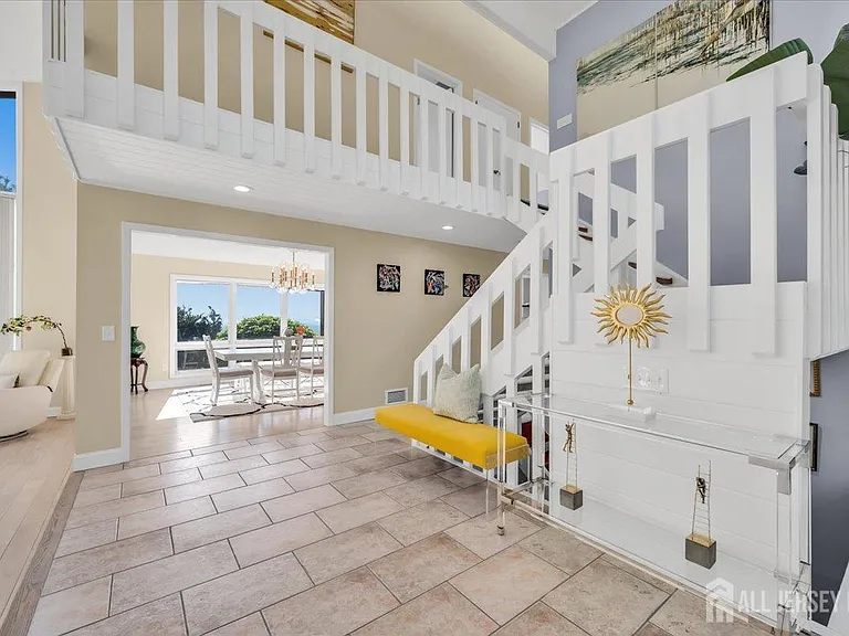 950 Sunset Rdg — Photo 4