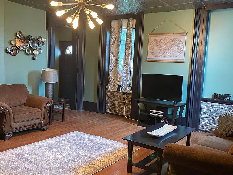 363 Groves Ct — Photo 6