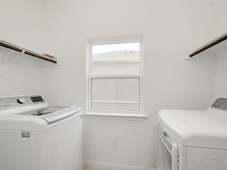 16601 Sydney Carol Ln — Photo 20