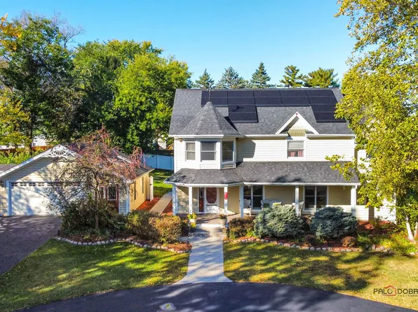 415 Woodland Ave, Wauconda, IL 60084