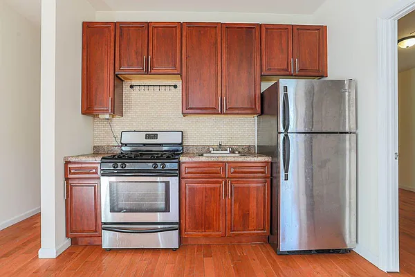 Rented by ERNY LLC | media 13