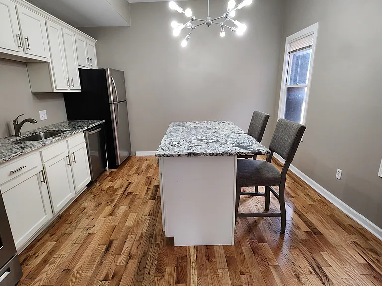 115 W 2nd Ave — Photo 5