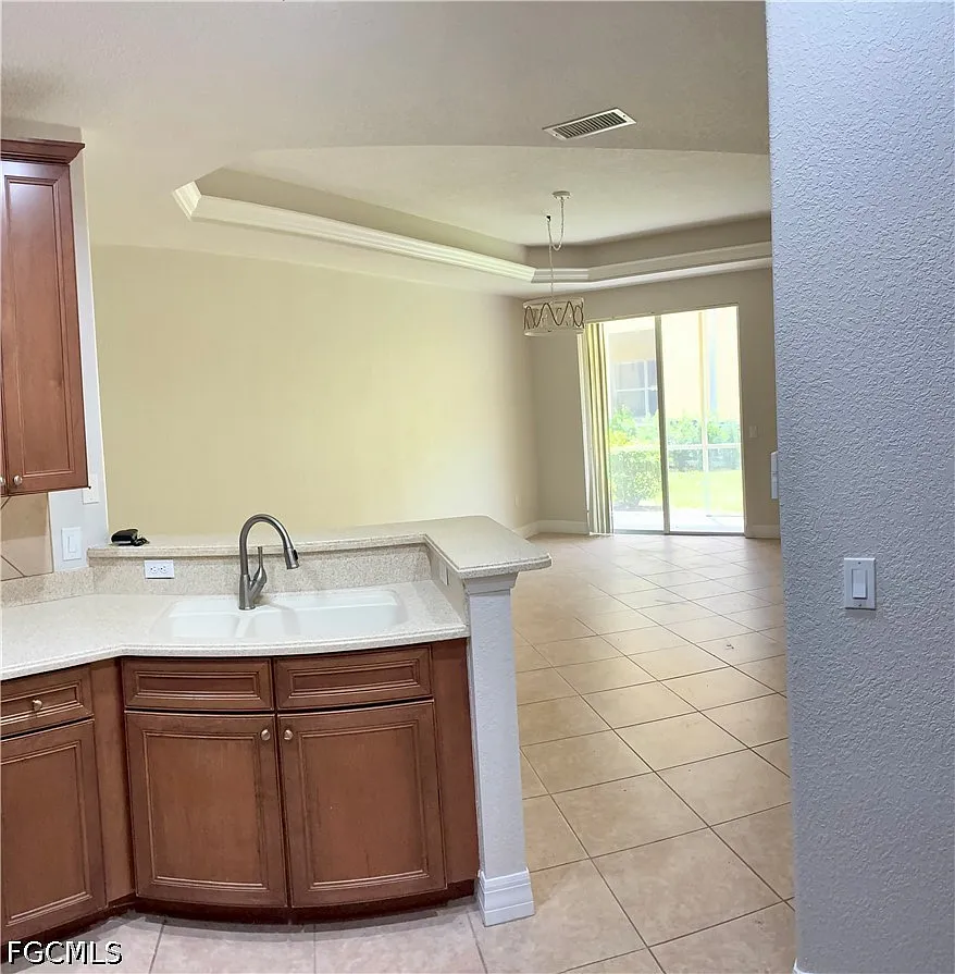3 bed, 2.5 bath, 1819 sqft, $1,850 — Photo 4