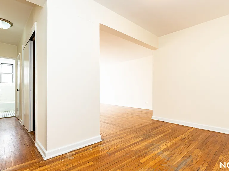 34-15 Parsons Blvd #4GG — Photo 1
