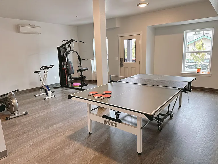 600 E Maple St — Photo 26