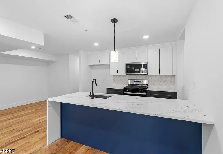 37 S 7th St #3 — Photo 12