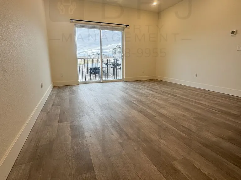 951 Covey Run Rd — Photo 4