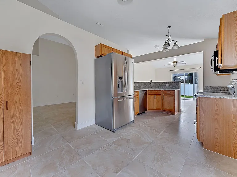 2111 Corner Point Ct — Photo 6