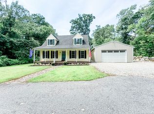 20 Park Dr, Chaplin, CT 06235