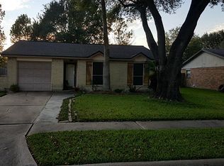 17106 Blue Mist Dr, Sugar Land, TX 77498