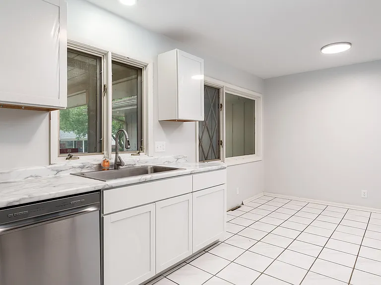 5418 Tam O Shanter Dr — Photo 11