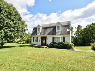 385 Woodridge Dr, Washington, PA 15301