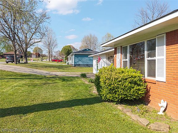 4th image of 12 Mable Nell Rd