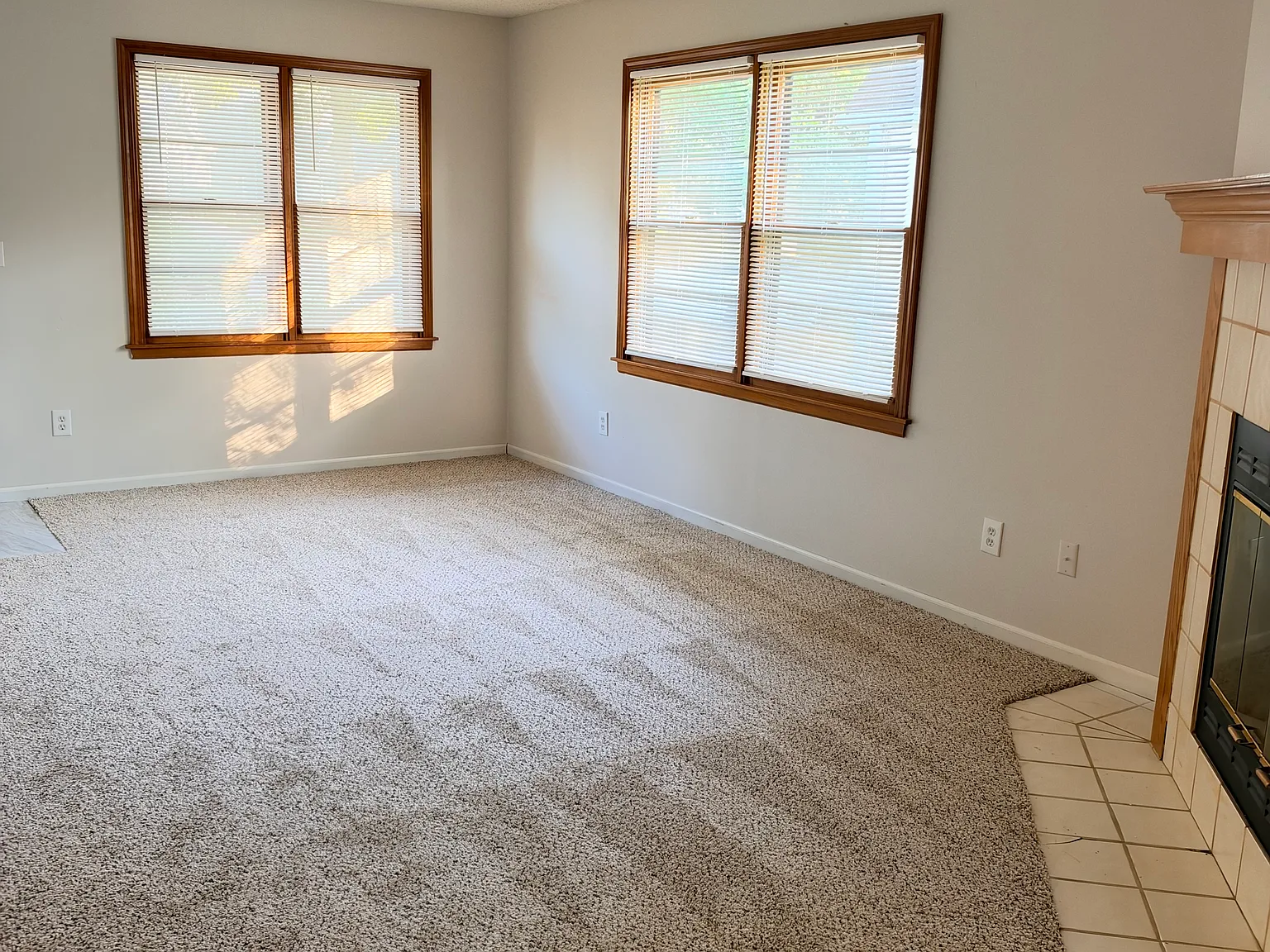 3 bed, 2.5 bath, 1400 sqft, $1,725 — Photo 3