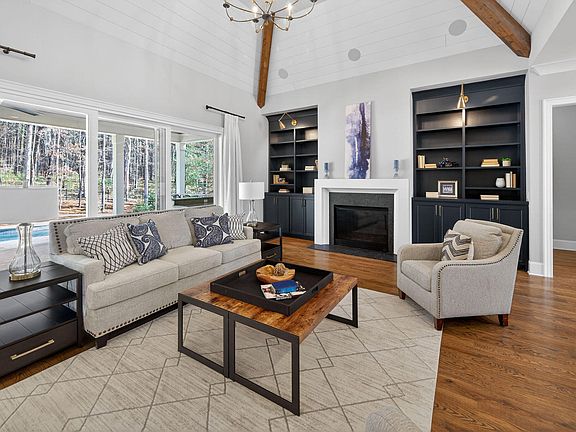 4th image of 458 Carolina Crossings Dr
