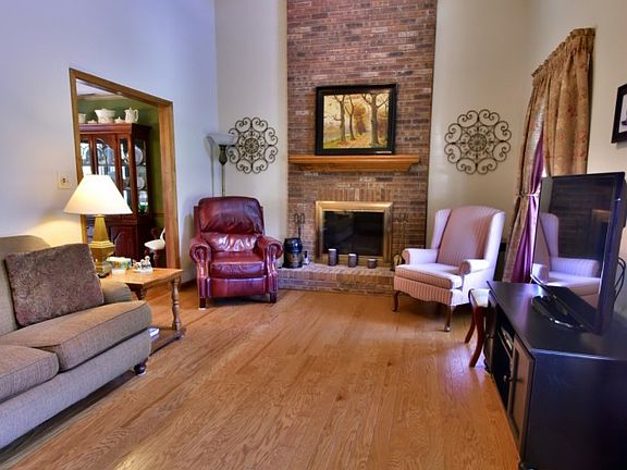 2nd image of 2510 Caswell Ct
