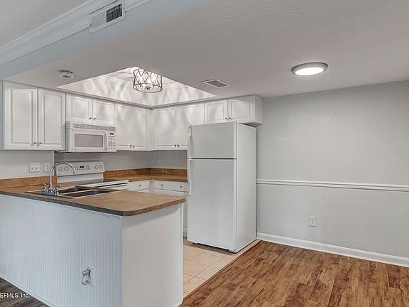 5th image of 100 Fairway Park Blvd Unit 404