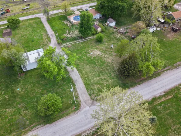 806 Lincoln Ave, Pacific Junction, IA 51561