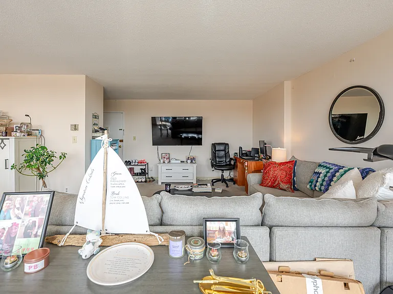 1301 S Arlington Ridge Rd #711 — Photo 5
