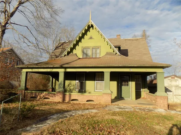 105 N College St, Arcadia, MO 63621