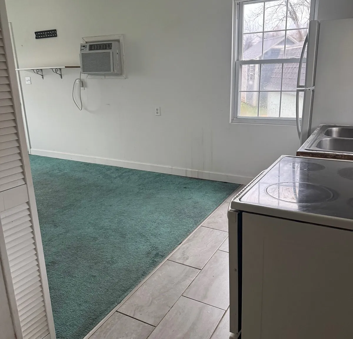 1 bed, 1.0 bath, 936 sqft, $800 — Photo 2