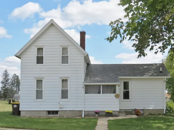 803 S 2nd St, Maquoketa, IA 52060