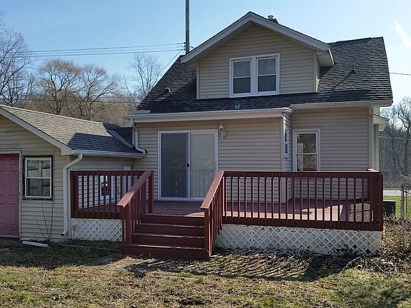 2nd image of 136 Lamoreaux Dr NW