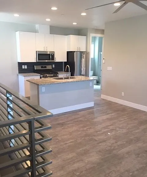 1306 Roycroft Ln #B — Photo 1
