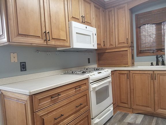 3rd image of 6429 Centennial Dr