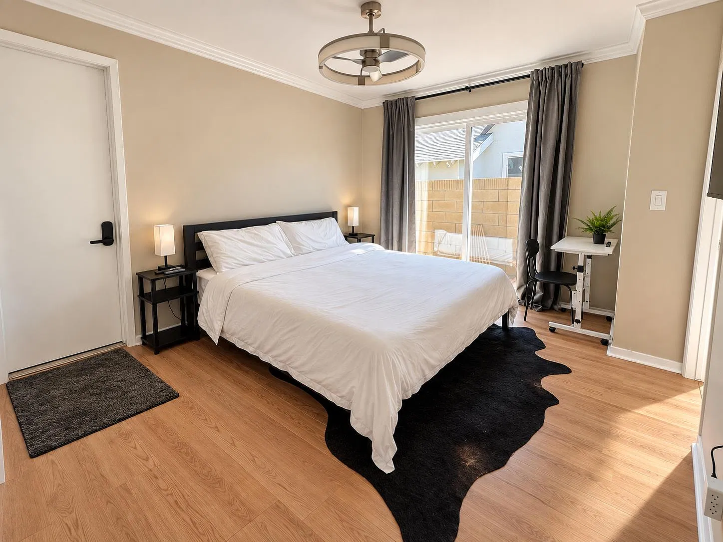 1 bed, 1.0 bath, 1700 sqft, $2,269 — Photo 4