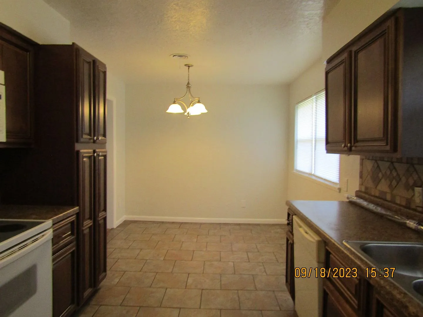 Very nice 4 bedroom home located in the Heinz area! No Pet Home! — Photo 3