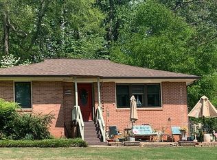 861 Daniell Dr SE, Smyrna, GA