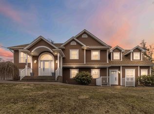 301 Preakness Cres, Fall River, NS B2T 1W8