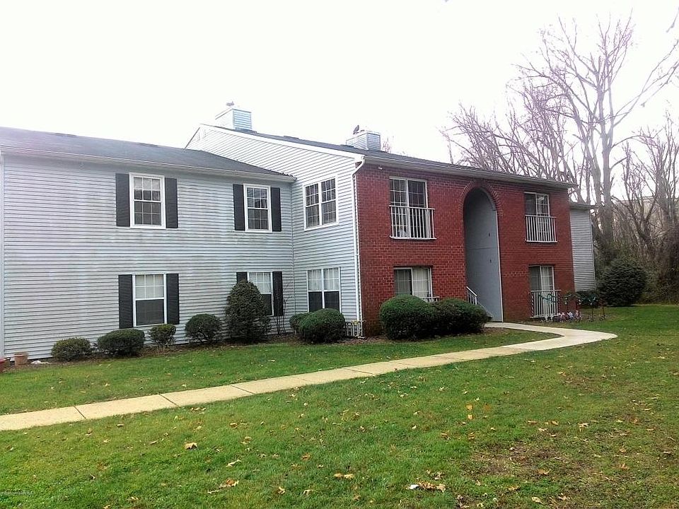 1st image of 705-8 Zlotkin Cir