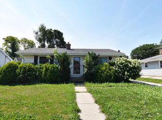 2405 82nd St, Kenosha, WI 53143