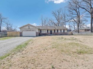 715 Carole Pl, Newburgh, IN 47630