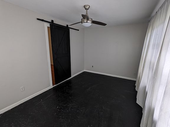4th image of 2721 Woodland Hills Ave