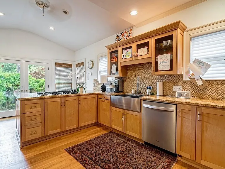 2724 Atwood Rd NE — Photo 9