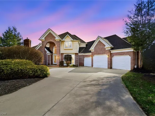 23855 W Rim Dr, Columbia Station, OH 44028