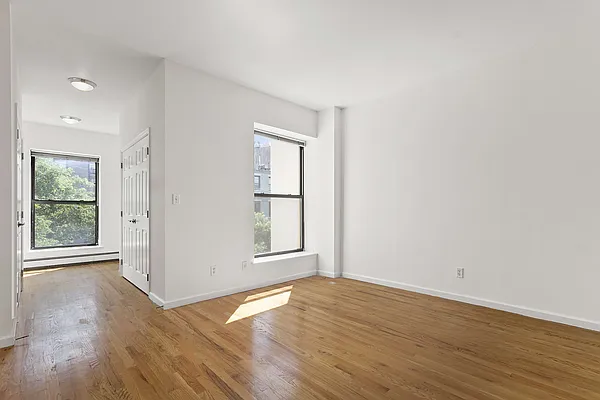 Rented by Compass | media 28