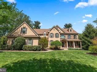 1061 Laurel Hill Ln, Meadowbrook, PA 19046