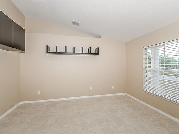 4th image of 10430 Bloomfield Hills Dr