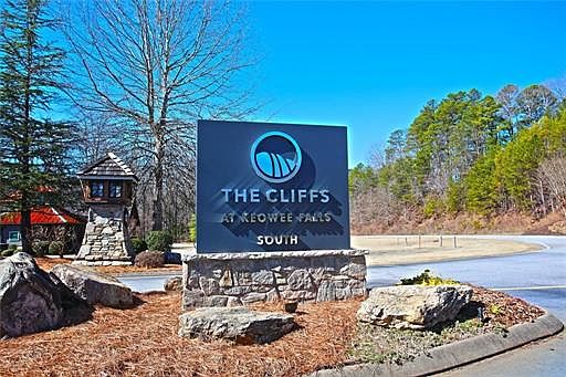 4th image of 43 High Ridge Way