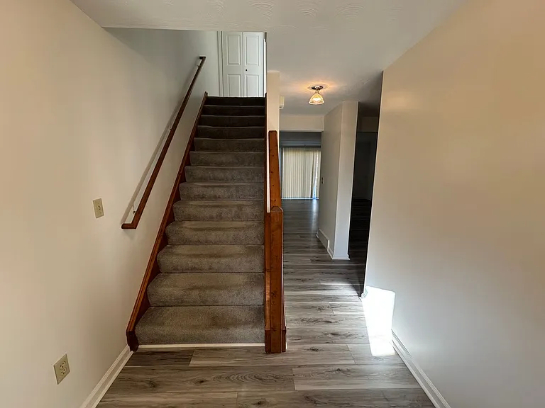 323 Gillespie Ave — Photo 12