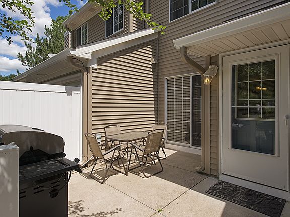 5th image of 630 85th Ln NW Unit 6