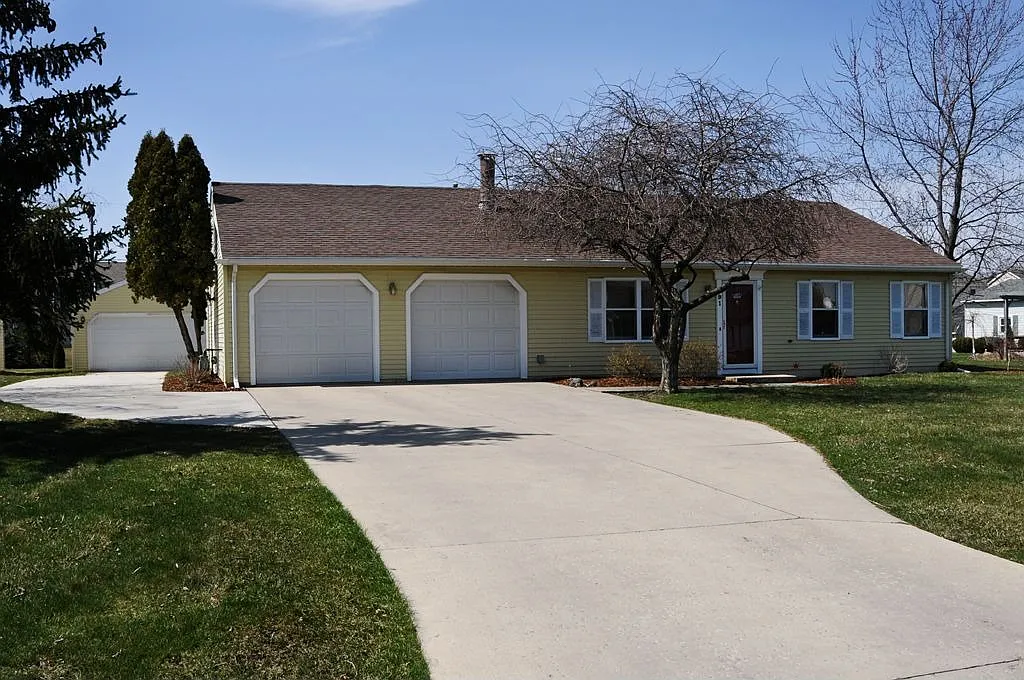 491 Pauly Dr photo 1